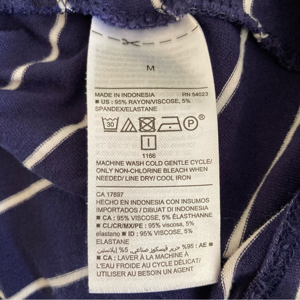 5/$15 Old Navy Maternity Navy & White Striped LS Nursing Top Medium - Picture 5 of 7
